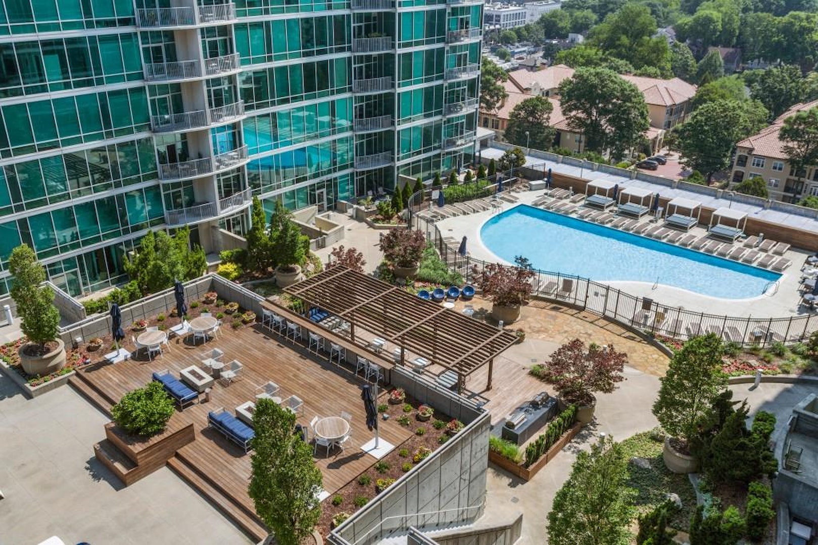Metropolis Condos Atlanta rooftop pool deck with grilling areas